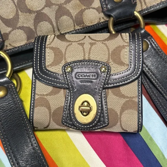 Coach Legacy Signature Gigi Tote, wristlet, flap turnlock wallet, 3-piece Set - Picture 2 of 12